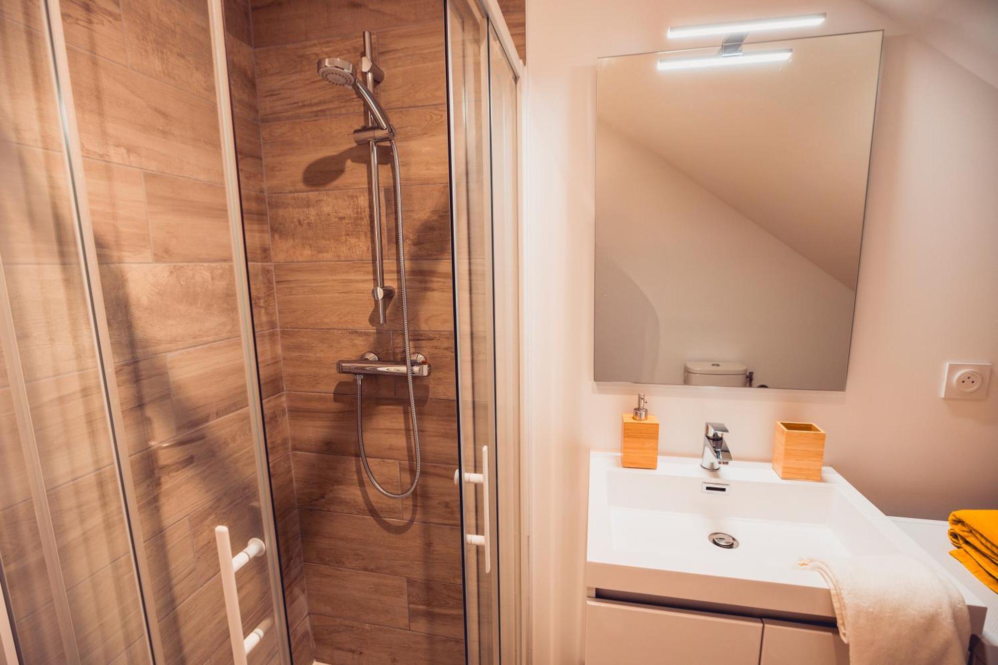 Loft Lumineux Tres Spacieux - Parking Gratuit Шатору Экстерьер фото