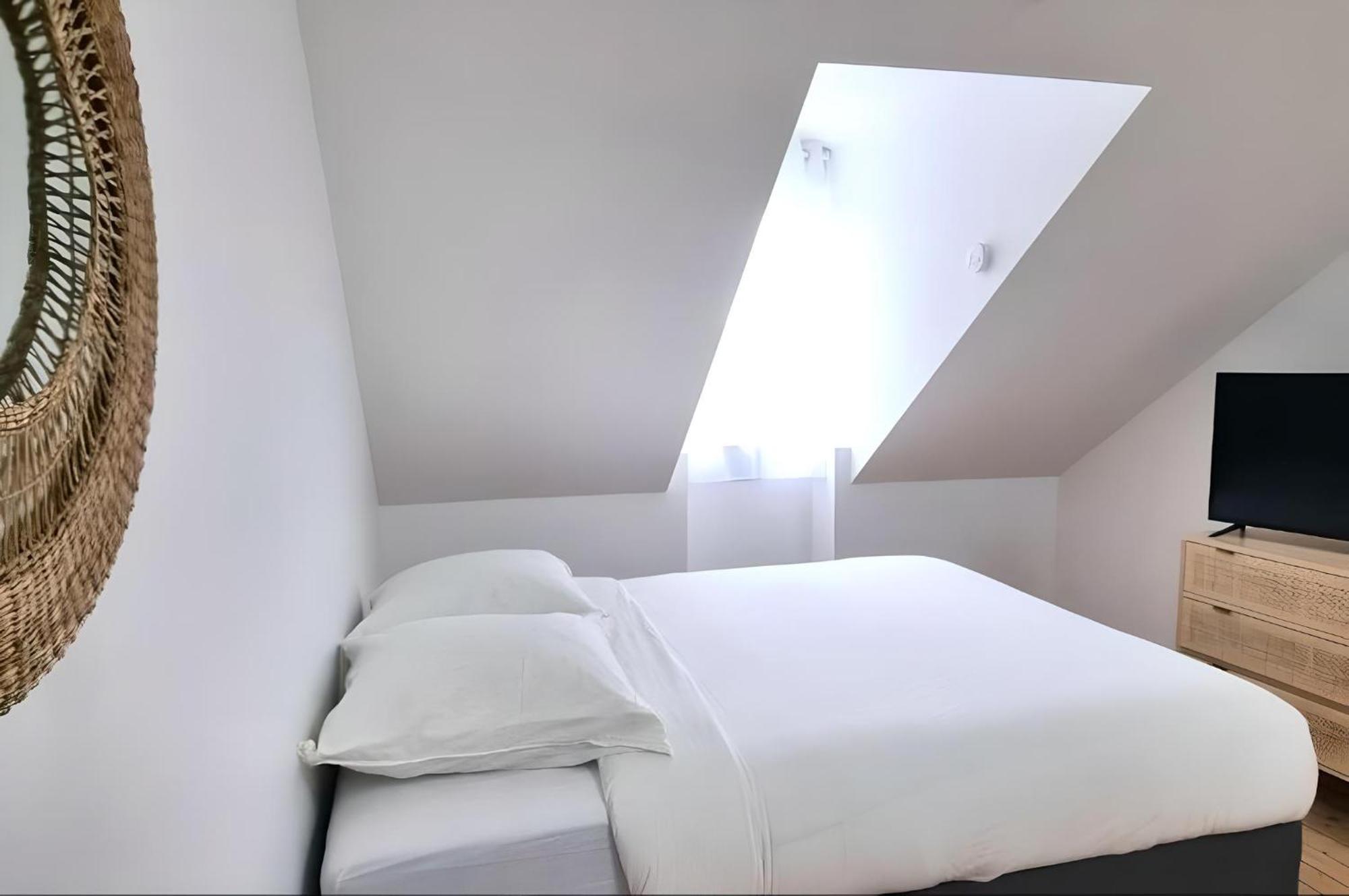 Loft Lumineux Tres Spacieux - Parking Gratuit Шатору Экстерьер фото