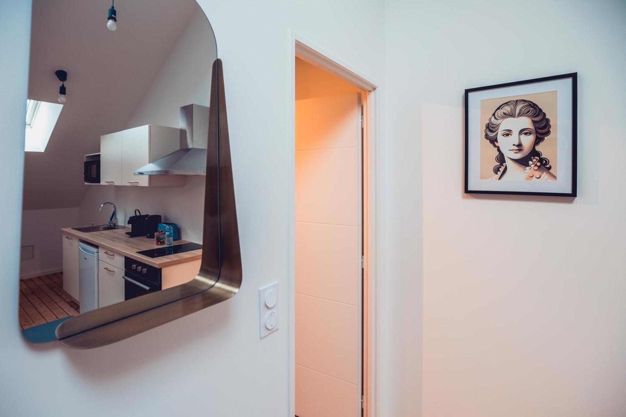 Loft Lumineux Tres Spacieux - Parking Gratuit Шатору Экстерьер фото